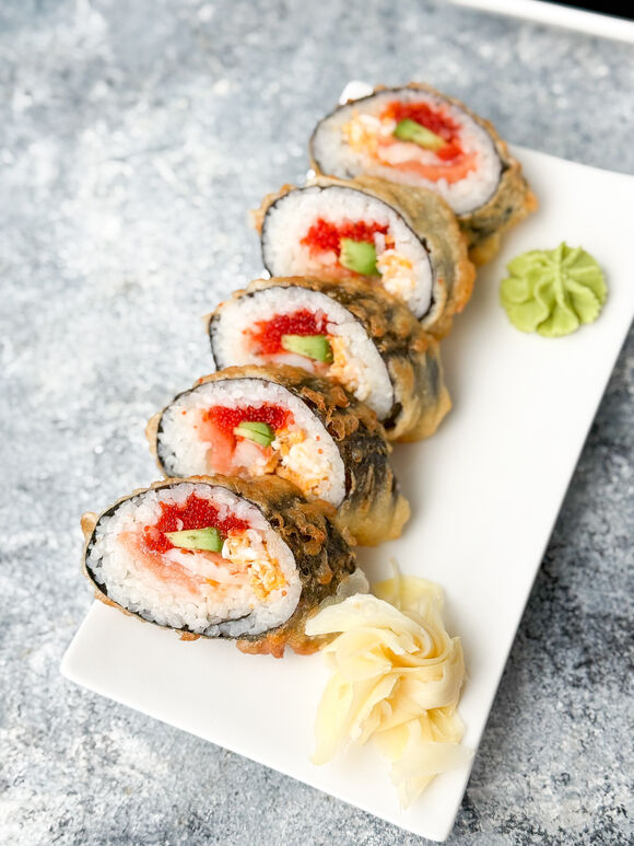 Ролл теплый с креветкой, с лососем и омлетом