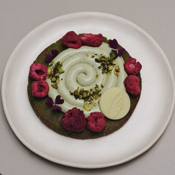 matcha raspberry cookie