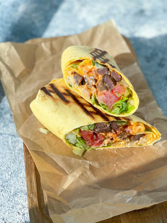 <p>Шаверма с брискетом , овощами и соусом чипотле</p>