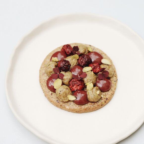 pistachio cookie with cherry