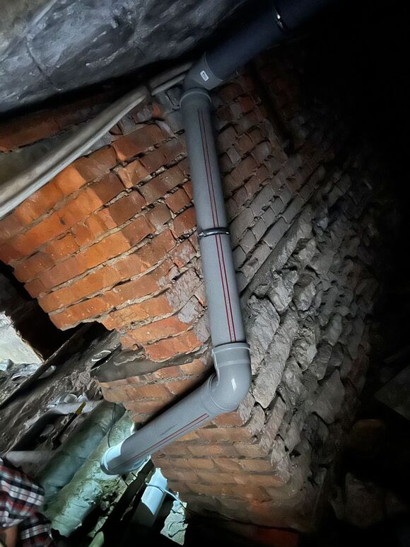 Новая "врезка" в подвале дома