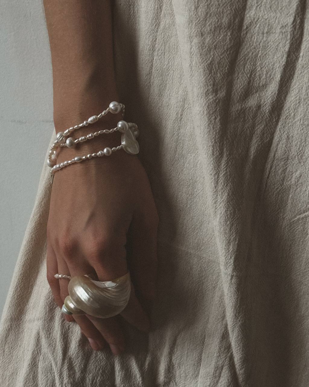 <p>[Браслеты]</p>