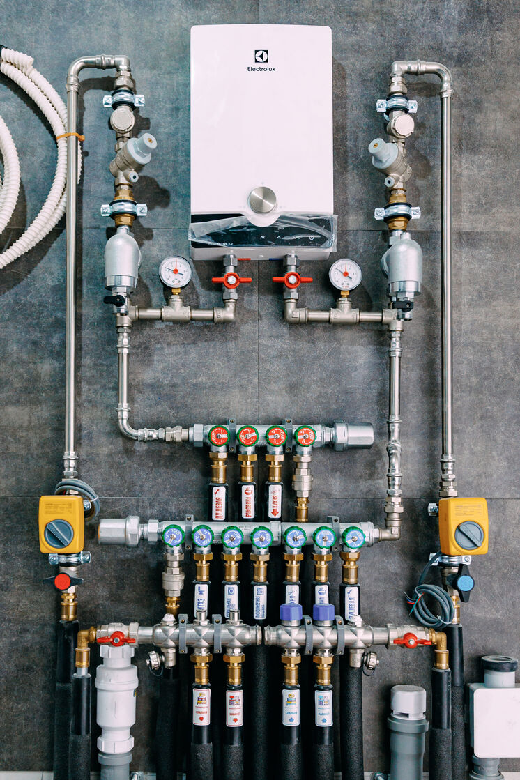 <p><span style="font-family: Comfortaa;">Работы выполняют профессионалы своего дела</span></p>