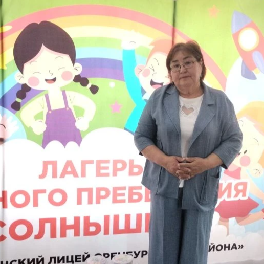 <p>01 июня 2026</p><p>В день открытия школьного лагеря мы вручили наборы мыльных пузырей и мелков для каждого из 9-ти отрядов от наших партнеров. Для организации досуговых и творческих мероприятий выделили 10 000 рублей из пожертвований.</p>