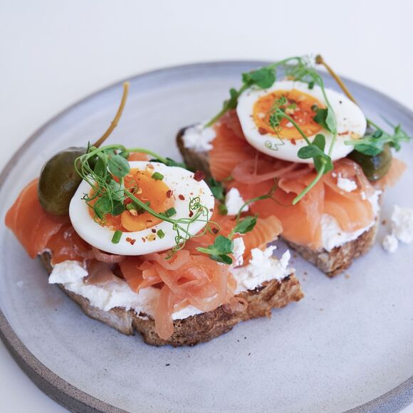 <p>toast with salmon gravlax</p>