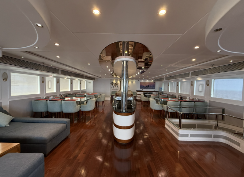 <p><span style="font-family: Montserrat;">РЕСТОРАН</span></p>