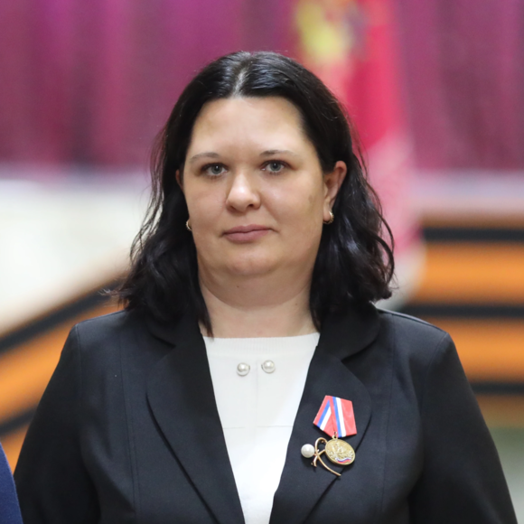 <p><b>ОКСАНА ЛУГОВСКАЯ</b></p><p>заместитель генерального директора</p>