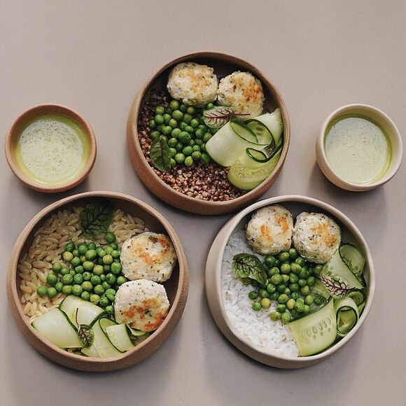 детский боул с куриными котлетками