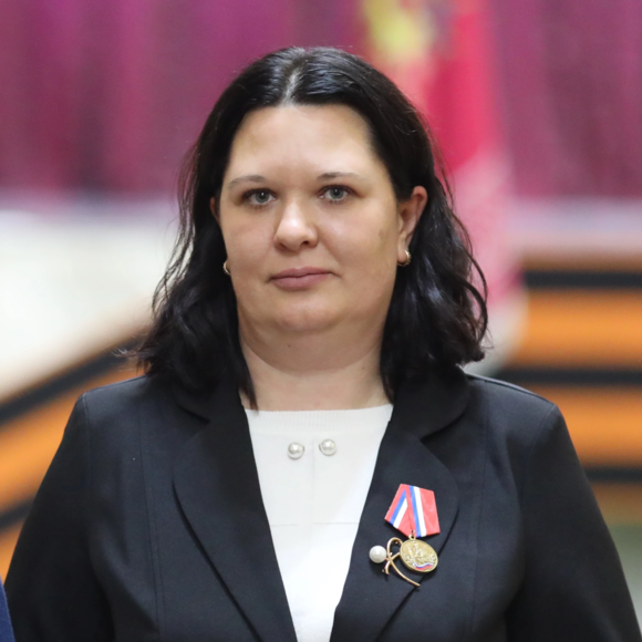 <p>Оксана Луговская</p>