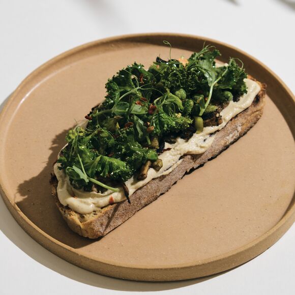 green toast with mushrooms