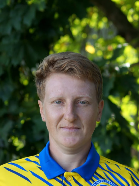 <p><b style="font-size: 16px;">Светлана Роговская</b></p>