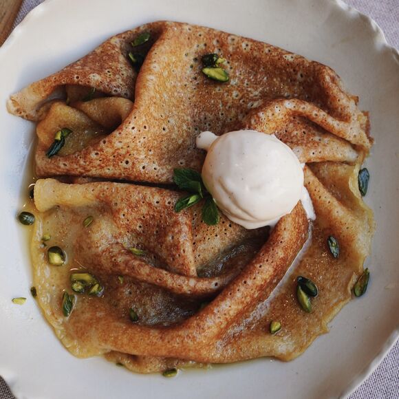 <p>Креп сюзетт с ванильным мороженым</p>