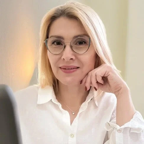 <p><span style="color: rgb(31, 42, 36);">Екатерина Королева</span></p>