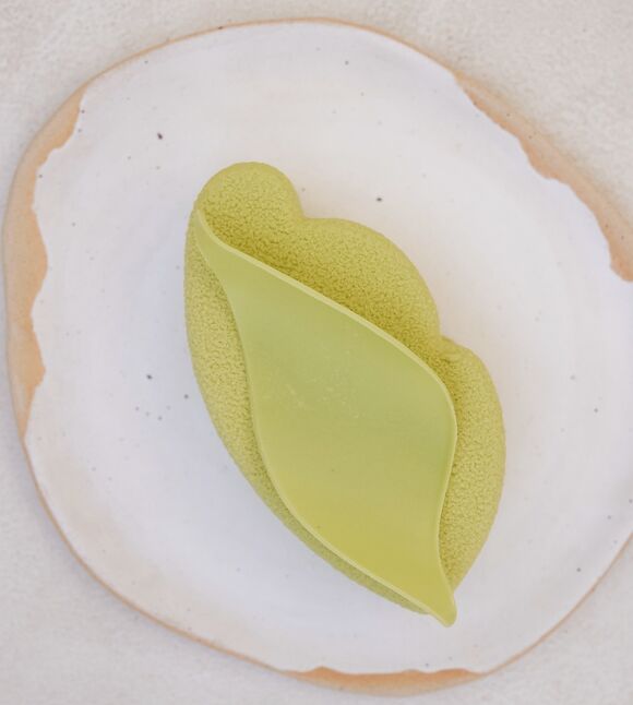 matcha honey mousse cake