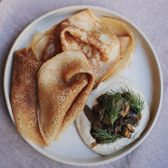 <p>с грибами и сырной рикоттой</p>